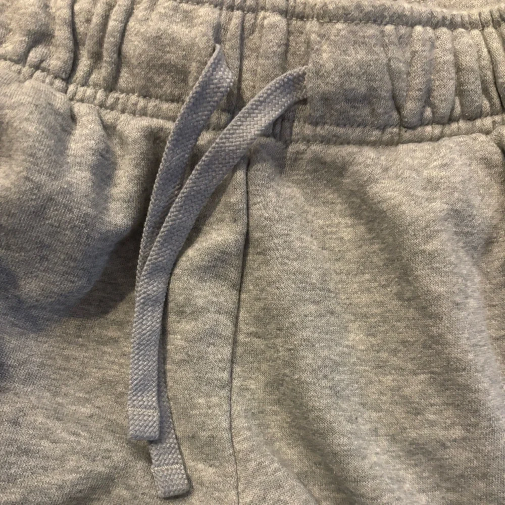 Nike Kids Gray Sweatpants - size small